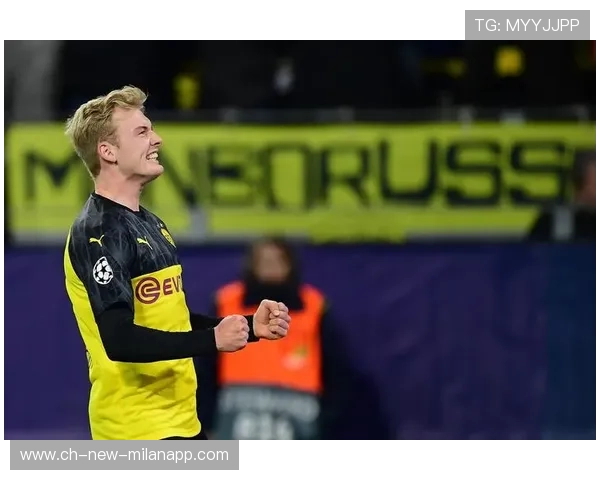 多特中前场配合紧凑，布兰特的跑位思路清晰可见