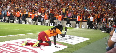 AC MILAN APP-中国足球年度最佳射手数据整理，中国足球队最佳射手